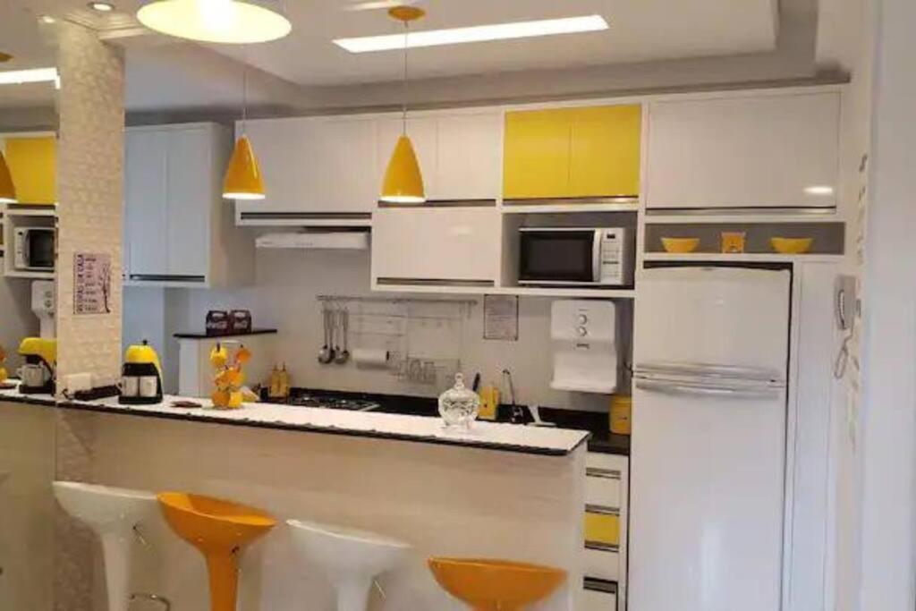 Apto Itagua, 400m Da Orla- Garagem Coberta ,wi Fi,sauna,salao De Jogos,piscina, Varanda Gourmet, Otima Localizacao Apartamento Ubatuba